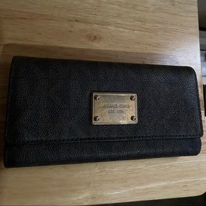 Micheal Kors Wallet